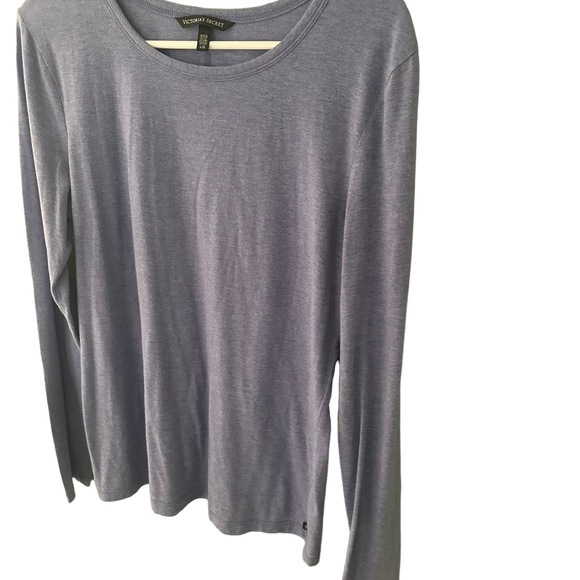 💚Victoria’s Secret long sleeve - Picture 3 of 4